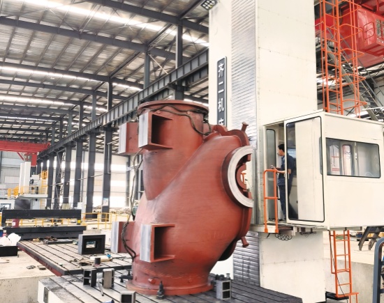 Обработка корпуса насоса на расточном станке